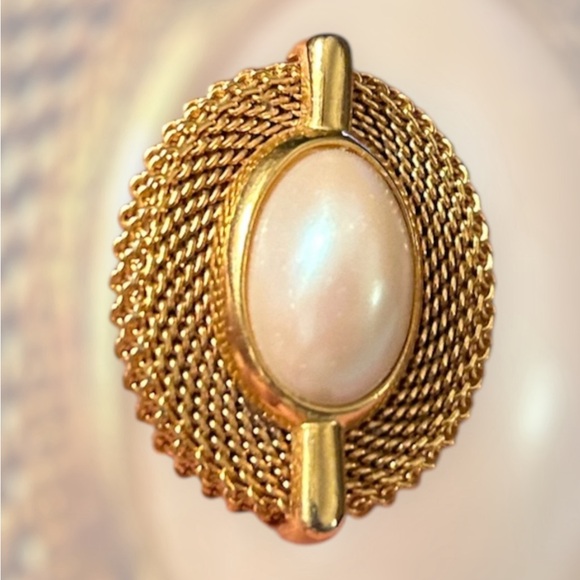 Vintage 80’s Givenchy Gold Plated and Pearl Pierced Earrings - Picture 2 of 4